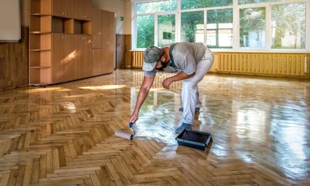 Trattamento dei pavimenti di casa